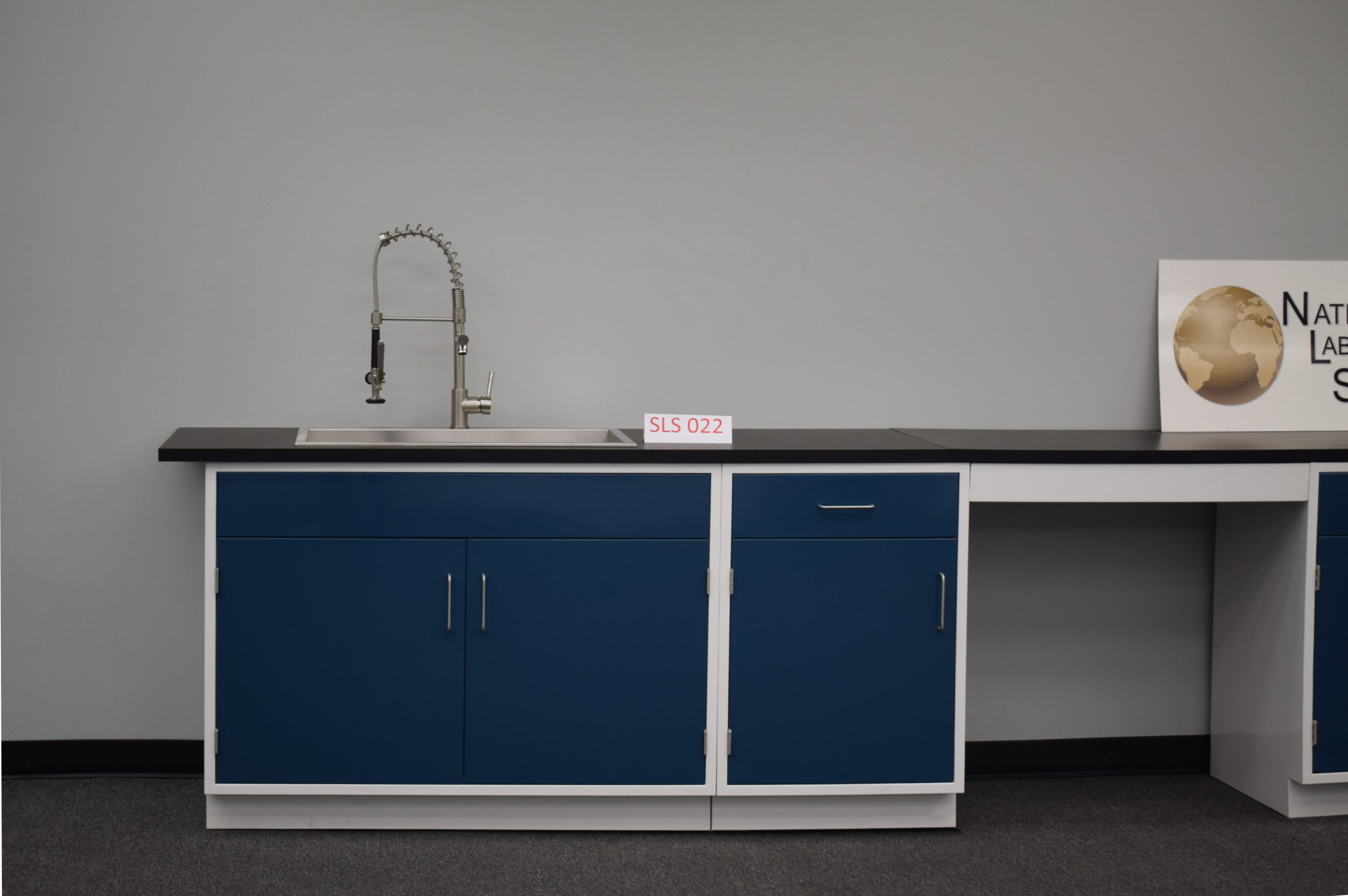 18' x 19' Fisher American Blue LShaped Laboratory w/ Sink